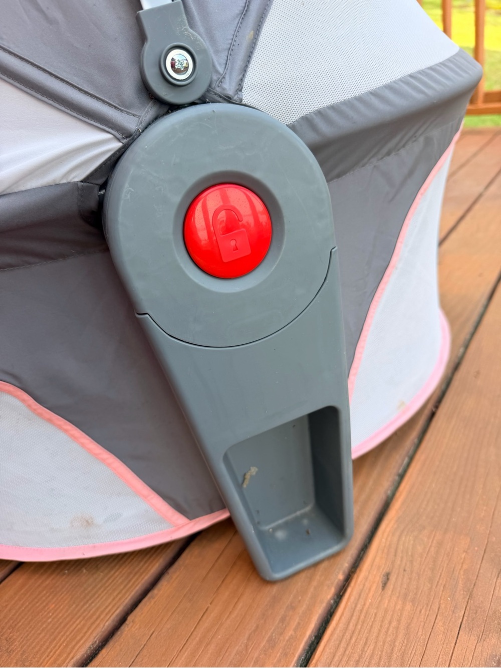Fisher-Price On-the-Go Infant Dome Portable Bassinet - Picture 5 of 9